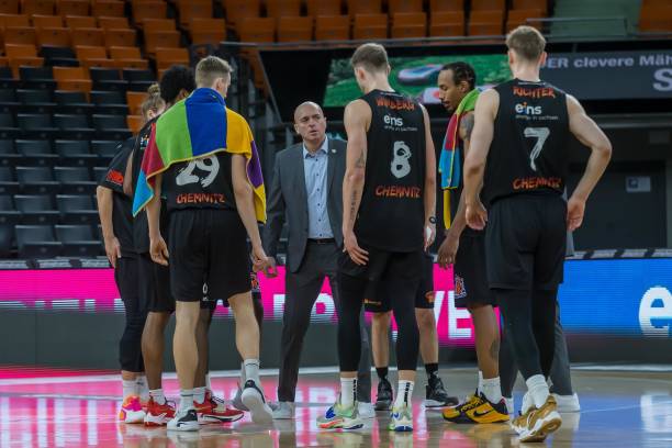 也会影响外 也会影响外